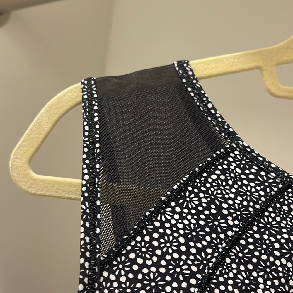 Lululemon Top - Picture 9 of 11